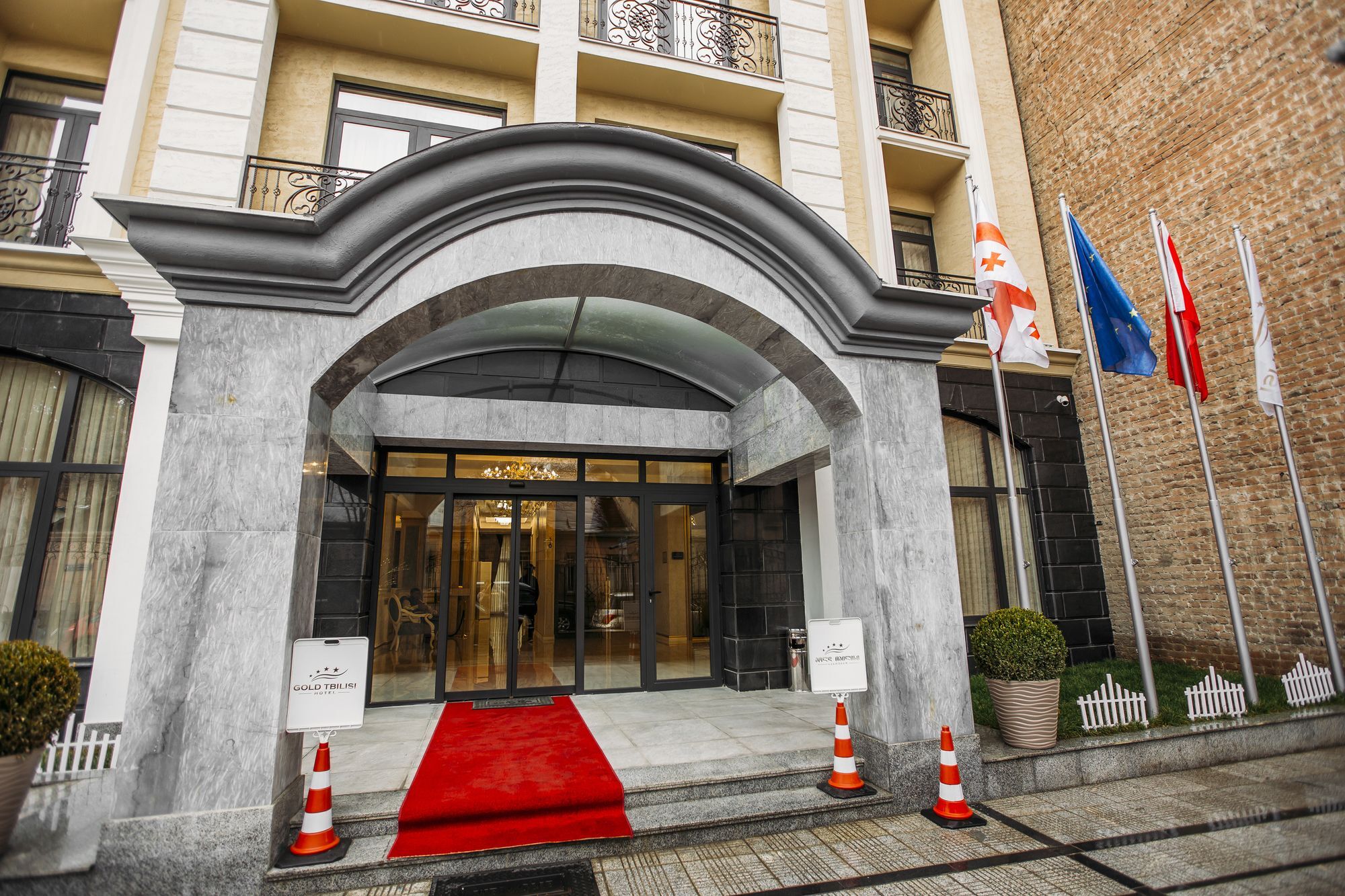 Gold Tbilisi Hotel Exterior photo